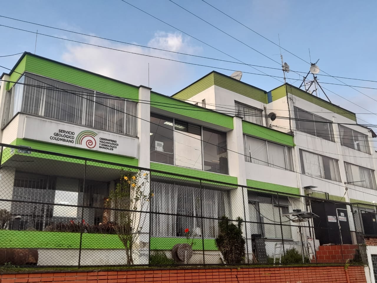 En el volcán están instalados equipos especiales para sus monitoreo