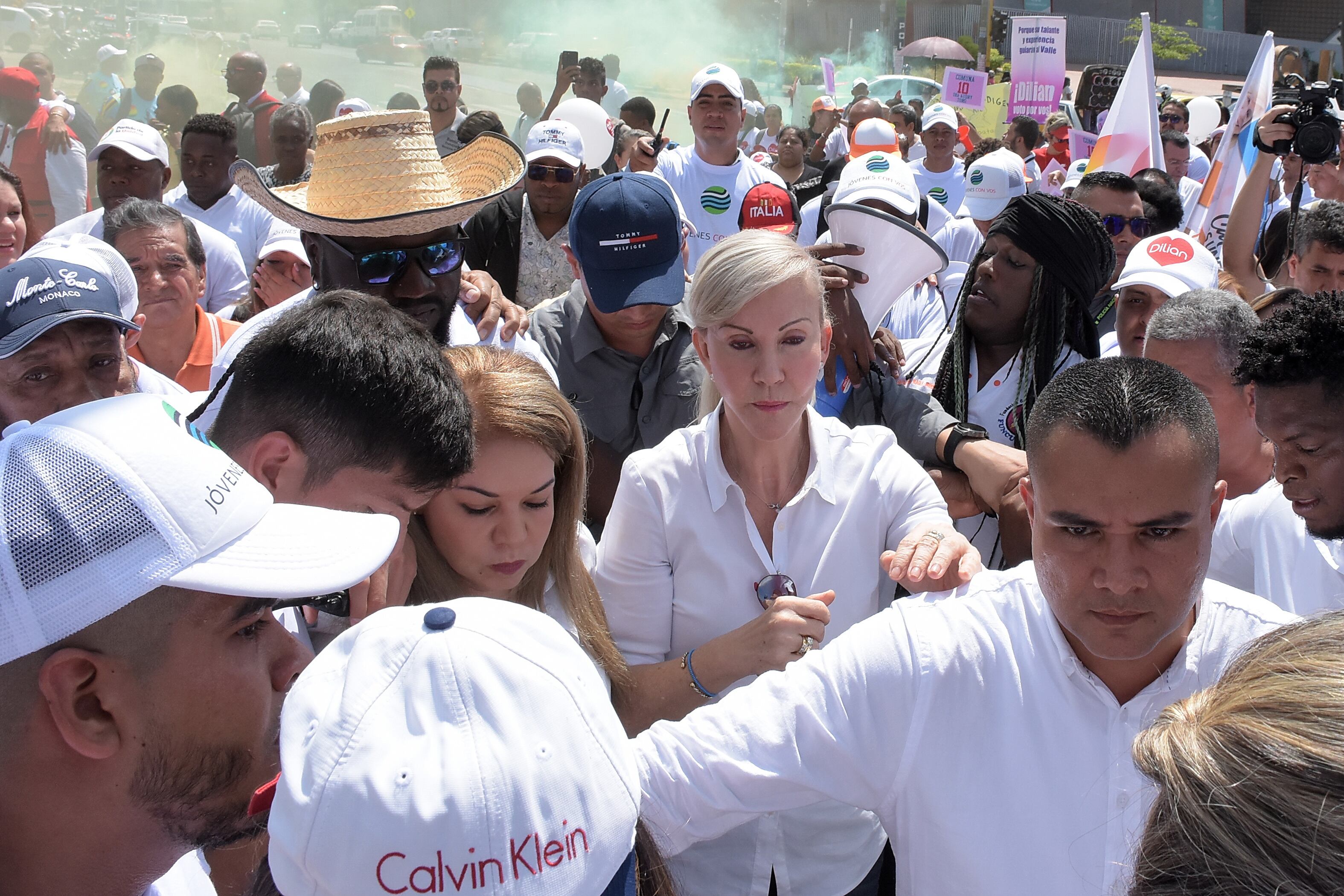 En compañía de sus seguidores y familiares la Candidata Dilian Francisca Toro inscribió su Candidatura a la Gobernación del Valle del Cauca.