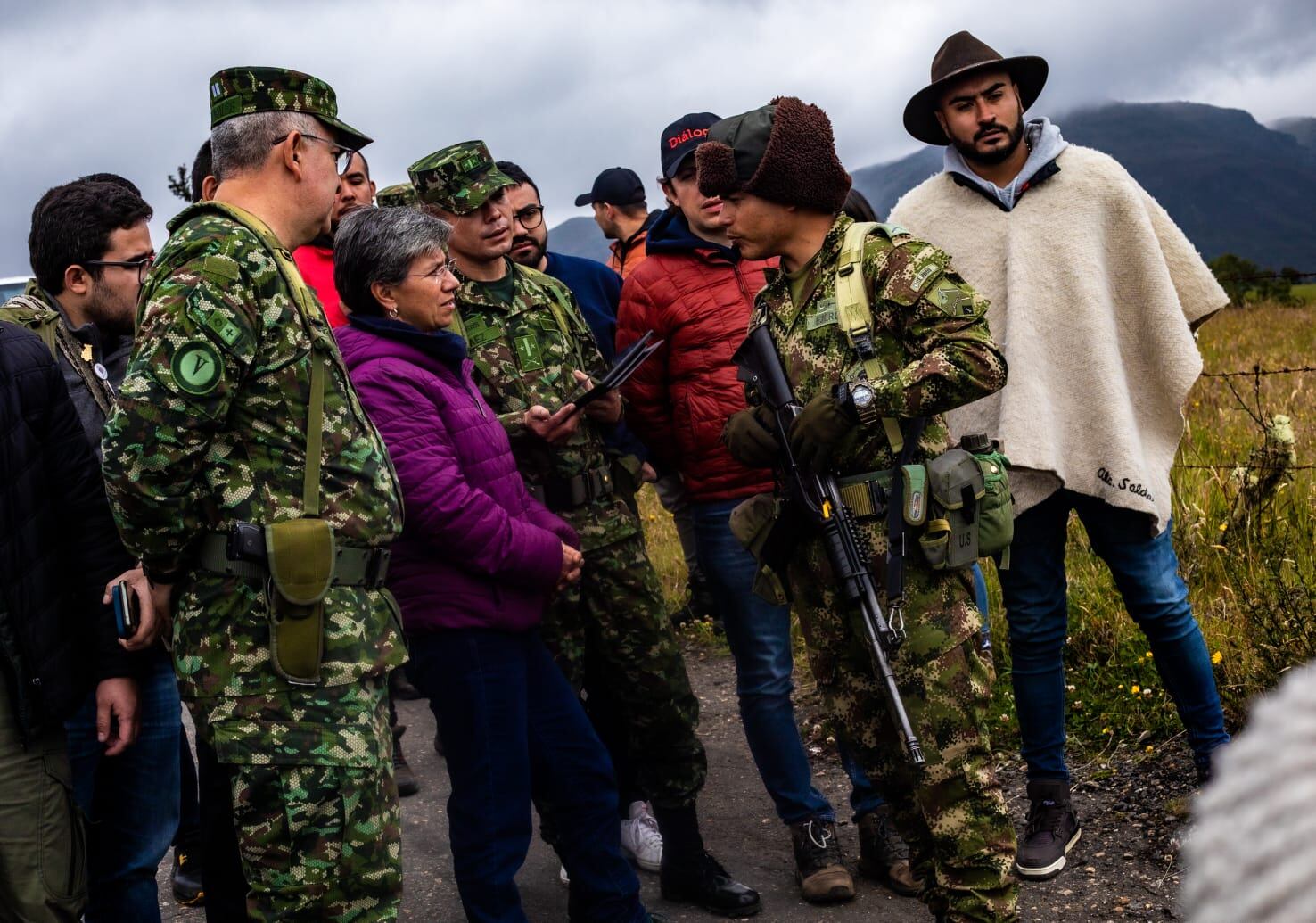 La alcaldesa Claudia López, llegó a Sumapaz, tras la alerta por el anuncio de las disidencias de las Farc de refundar el frente 53.