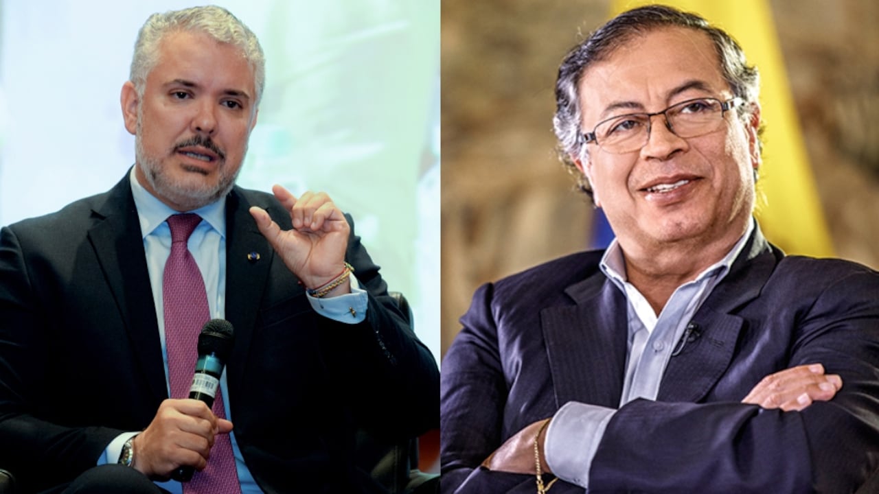 De izquierda a derecha: el expresidente Iván Duque y el jefe de Estado, Gustavo Petro.