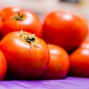 El tomate está compuesto de vitamina C