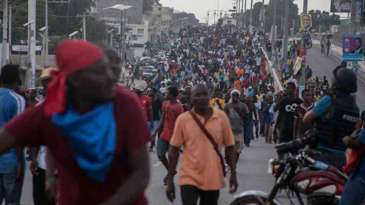 La pobreza, la corrupción, los desastres naturales y la violencia, dificultan a los haitianos vivir en paz.