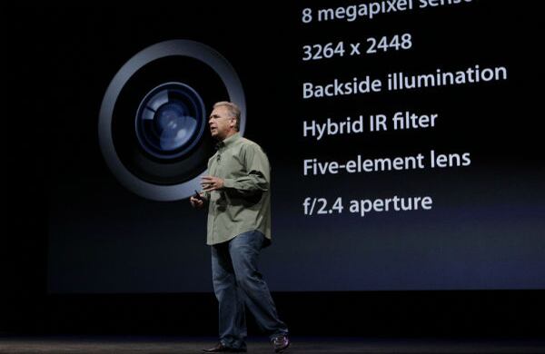 La cámara, el nuevo iPhone 5 posee 8 megapíxeles de resolución. El lente viene recubierto con cristal de zafiro.