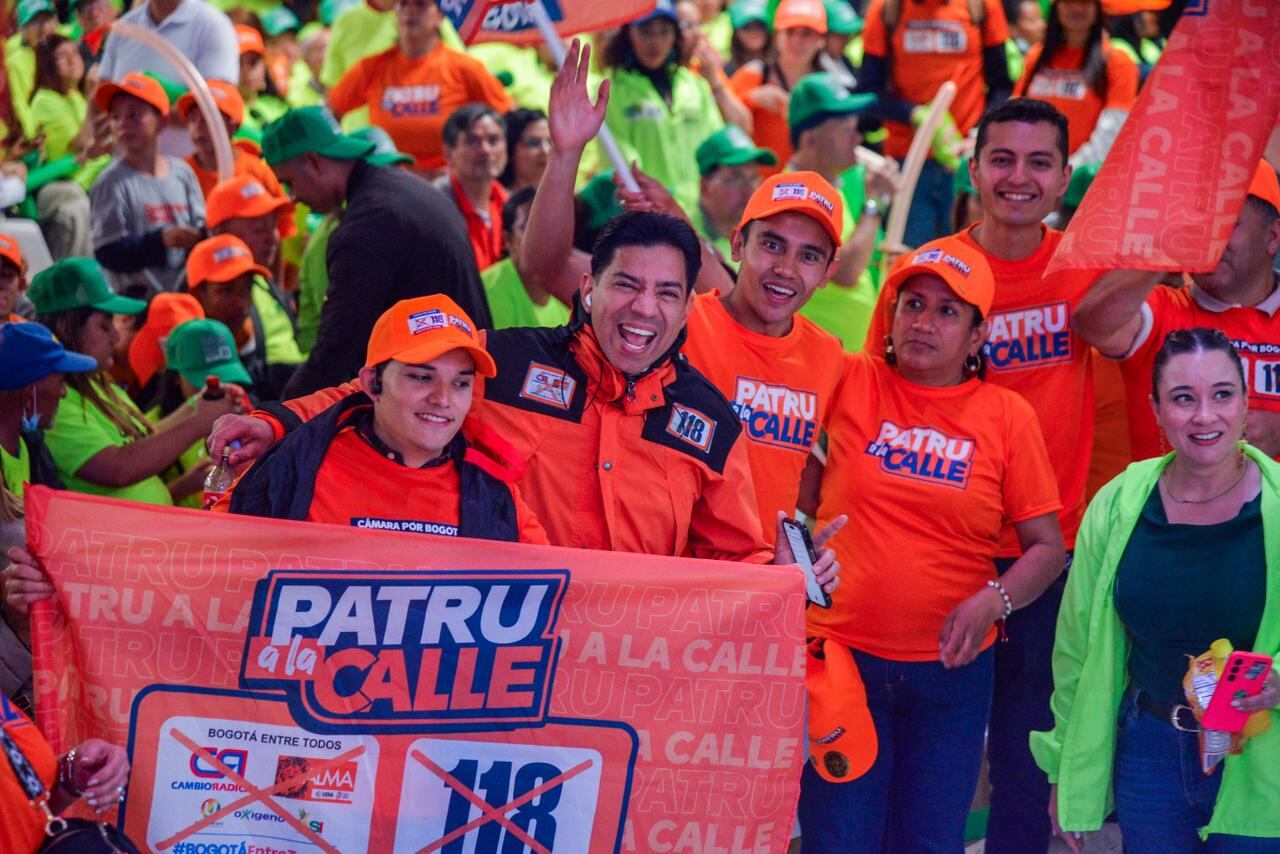 Andrés Sánchez, el patrullero de la noche, habló en SEMANA sobre su candidatura a la Cámara de Representantes por Bogotá.