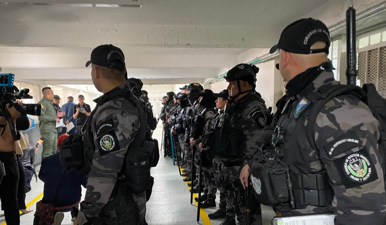 Operativos del Inpec en la cárcel La Modelo de Bogotá.
