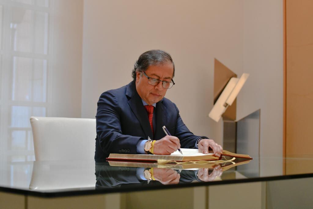 El presidente Gustavo Petro en el Palacio de La Moncloa en Madrid (España).