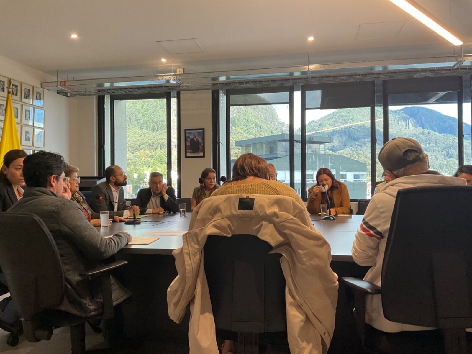 La ministra del Trabajo, Gloria Inés Ramírez, en reunión con los sindicatos de la cartera.