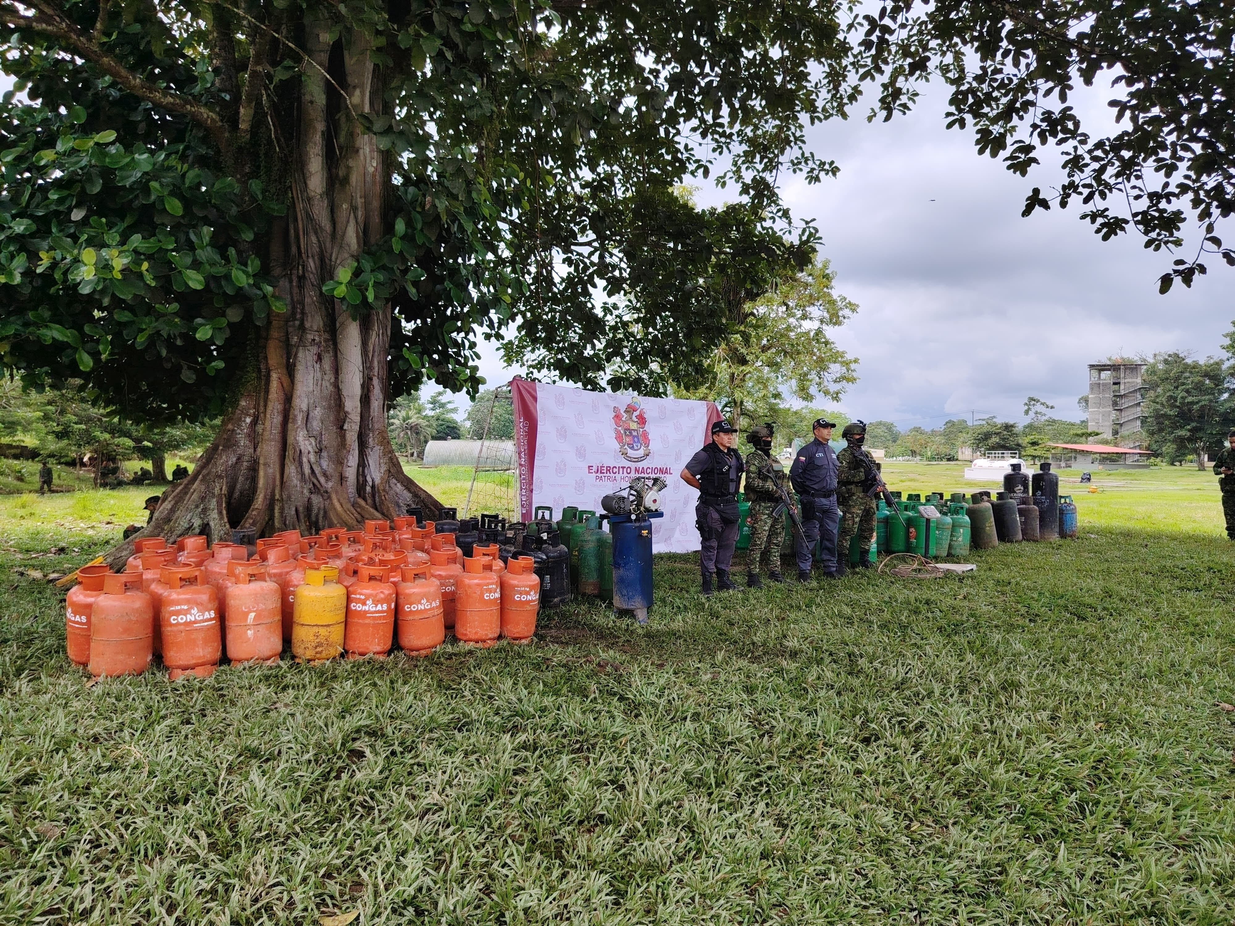 Incautan 117 cilindros que iban a ser utilizados para cargar explosivos en Tumaco, Nariño.