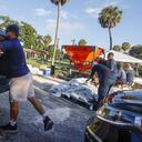 En Florida residentes se alistan para la llegada de la tormenta tropical Idalia.