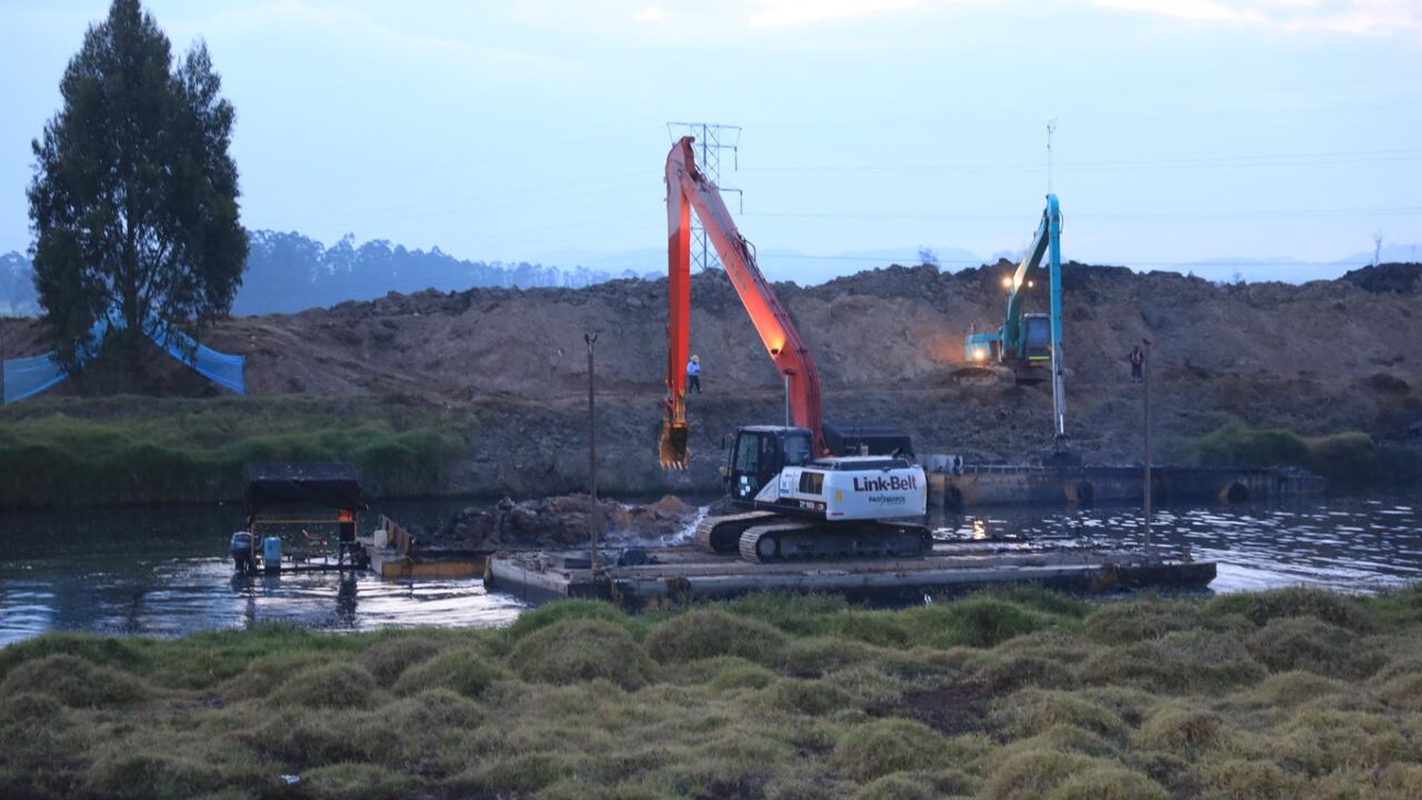 Más de 20 máquinas estarán operando durante nueve meses en cinco frentes de trabajo para realizar mantenimiento a los trabajos de adecuación hidráulica realizados en 2012.