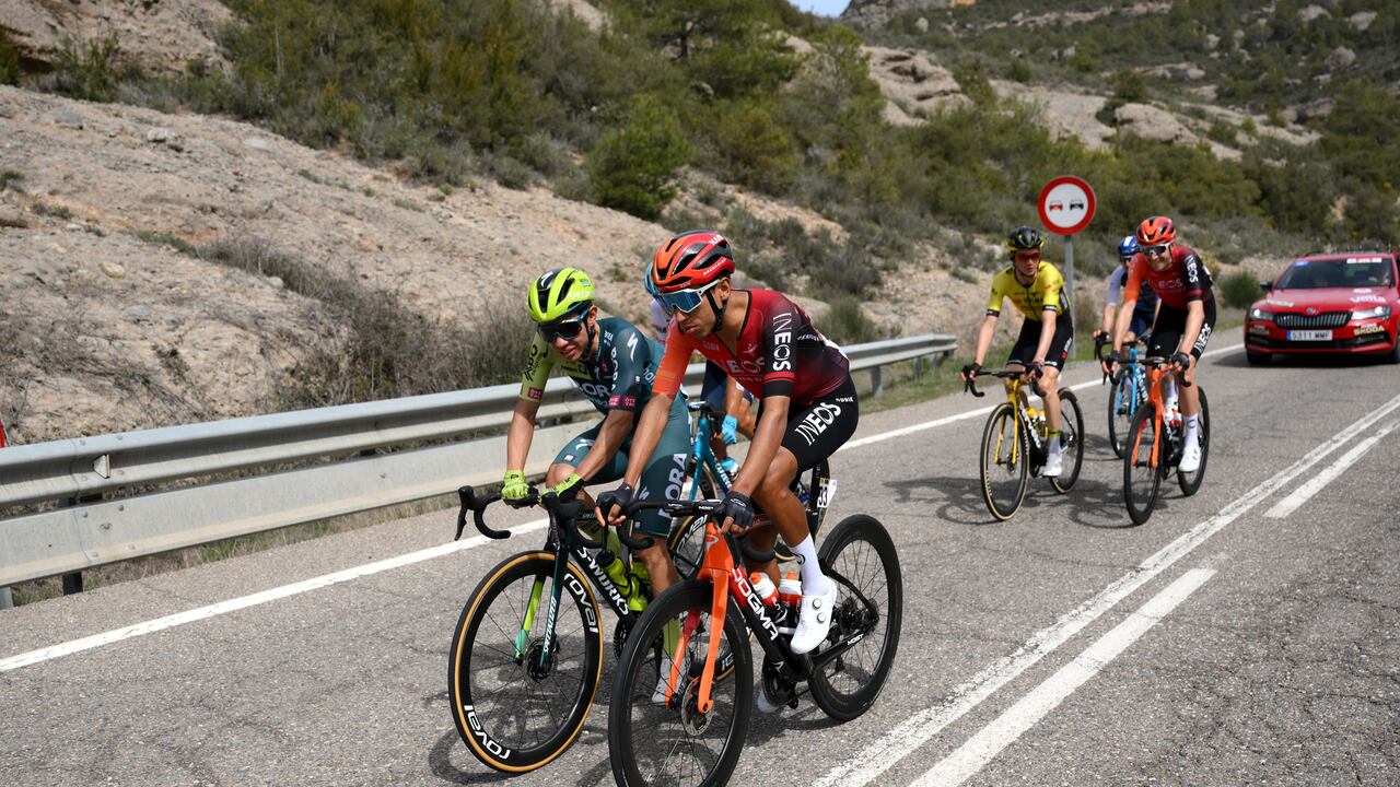 LLEIDA, SPAIN - MARCH 21: (L-R) Sergio Higuita of Colombia and Team Bora-Hansgrohe and Egan Bernal of Colombia and Team INEOS Grenadiers compete during the 103rd Volta Ciclista a Catalunya 2024, Stage 4 a 169.2km stage from Sort to Lleida / #UCIWT / on March 21, 2024 in Lleida, Spain. (Photo by David Ramos/Getty Images)