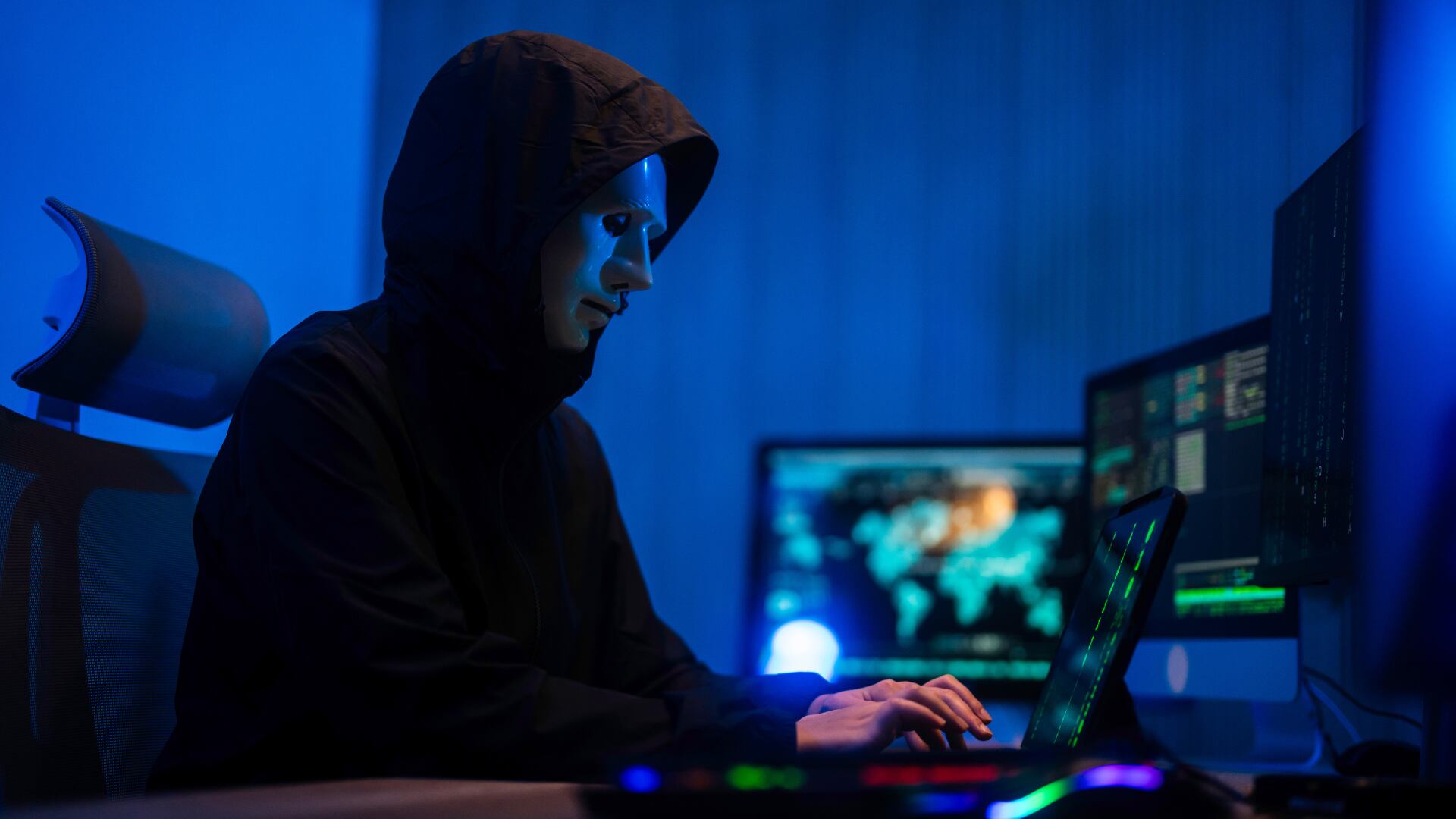 Los piratas informáticos están al acecho de datos personales de los usuarios que puedan usar a su favor.