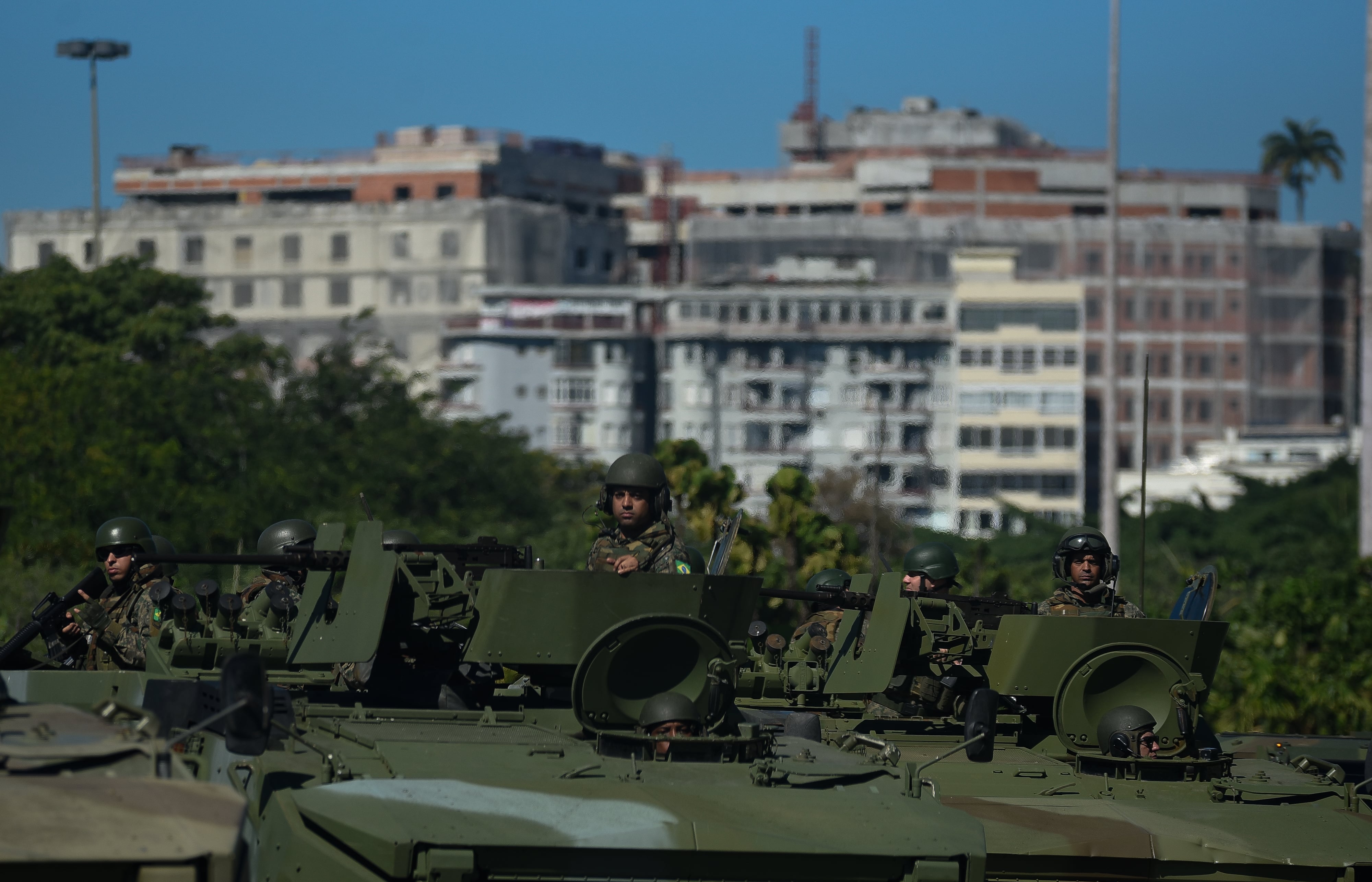 El Ejército y la Marina realizan los preparativos de seguridad para la inauguración de la Cumbre del BRICS en el MAM (Museo de Arte Moderno), en el sur de la ciudad de Río de Janeiro, Brasil,