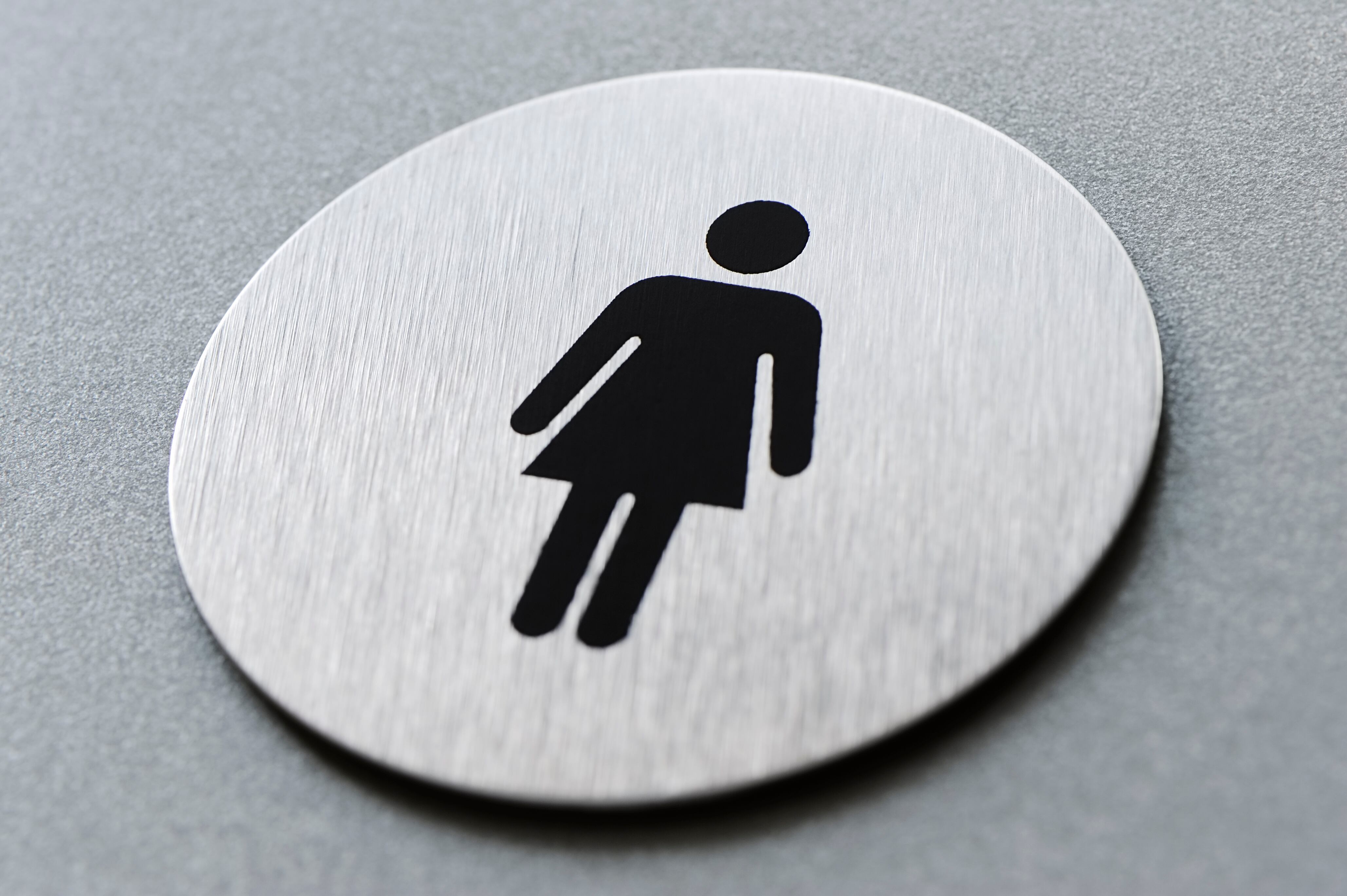 El individuo se auto percibía como mujer desde que recobró su libertad.