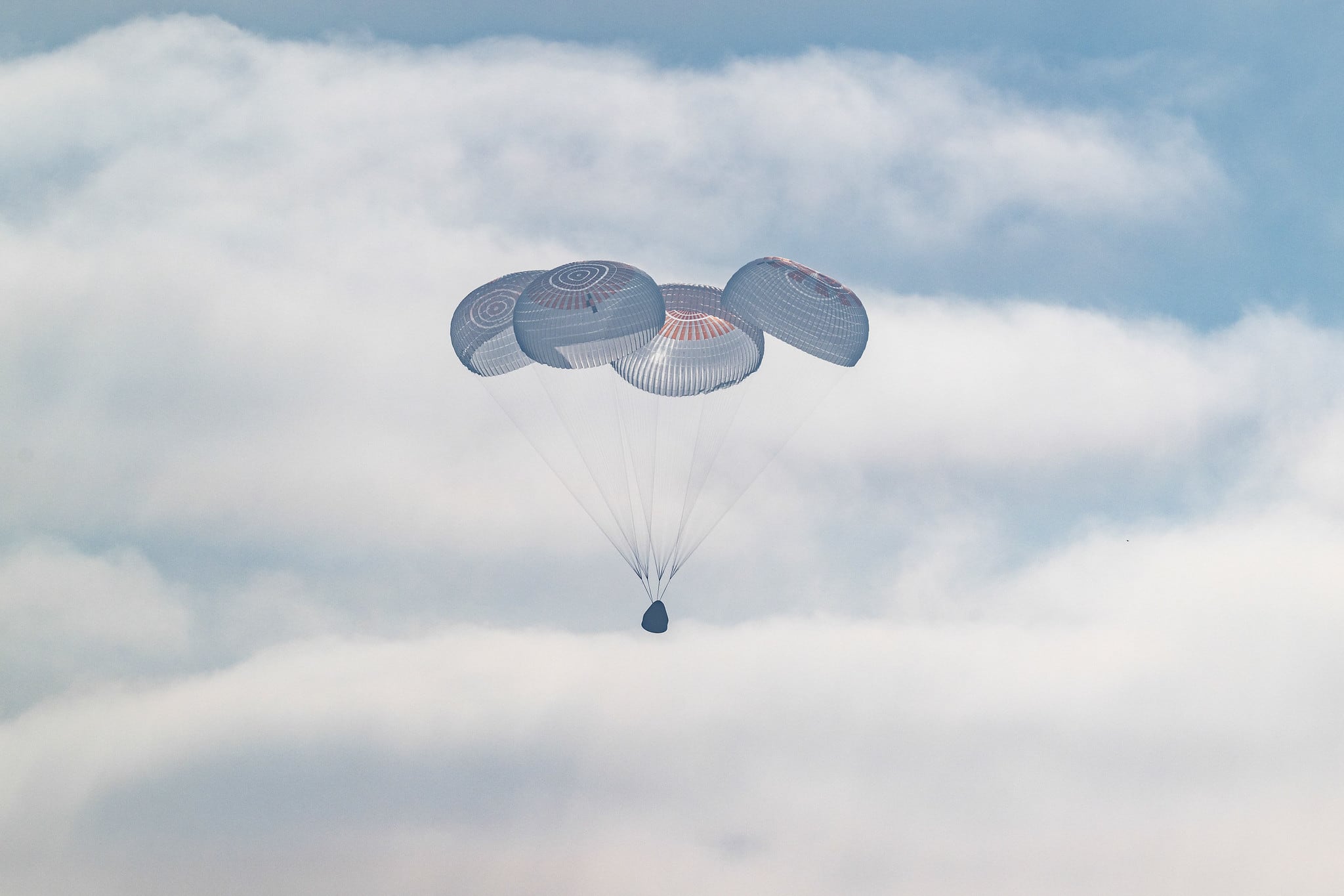Sophie Adenot se convirtió en la primera mujer francesa en salir de la estación durante una caminata espacial.