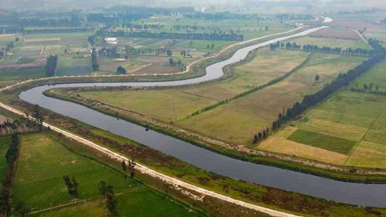 La última vez que el río Bogotá se salió de su cauce fue en 2011, año crítico en el país por las lluvias del Fenómeno de La Niña. Foto: CAR.