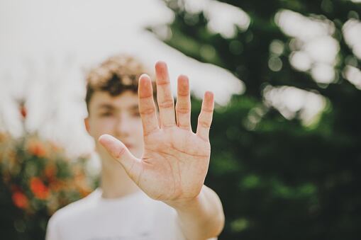 Una comisión independiente presentó las conclusiones de las investigaciones que determinó que, al menos, 4.815 menores sufrieron abusos sexuales por parte de miembros del clero católico desde 1950, tras haber recabado durante un año más de 500 testimonios.
