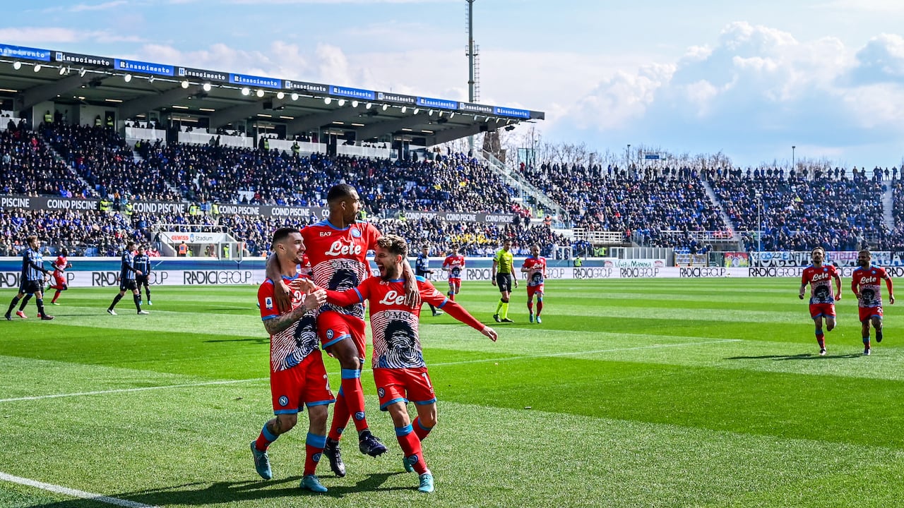 Napoli y David Ospina dan pasos en busca del título en Italia.