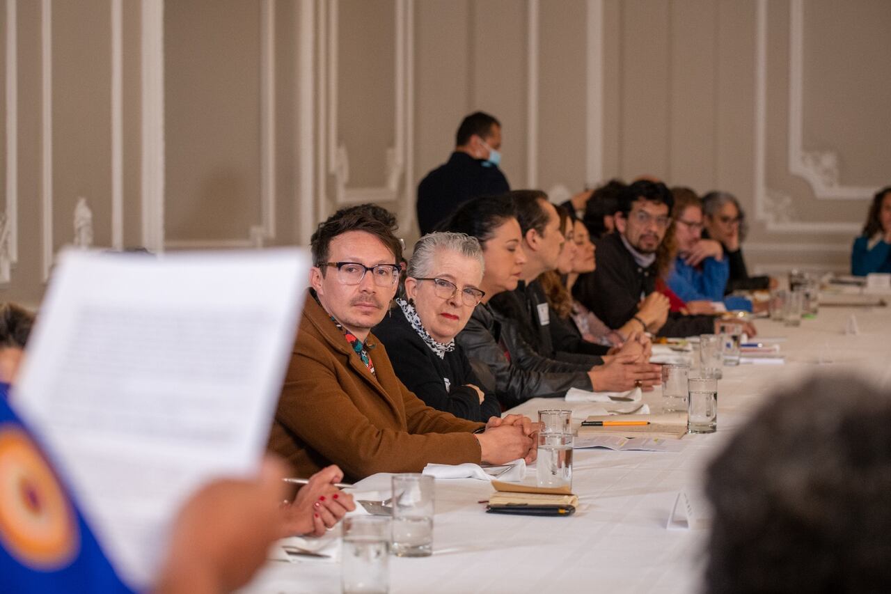 Cara a cara entre artistas y el presidente Gustavo Petro