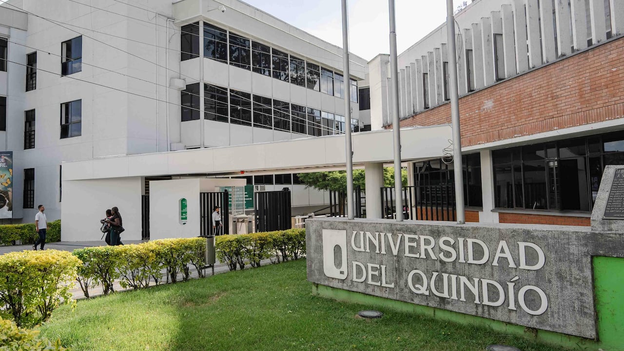 La Universidad del Quindío informó la suspensión temporal de las labores administrativas y académicas en su sede principal de Armenia.