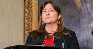 La exfiscal Viviane Morales critica a la ministra Ángela María Buitrago. Asegura que “por seguir la línea progre y demostrar que van a la vanguardia están desconociendo los mismos derechos del niño”.