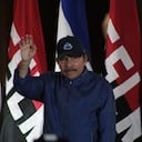 Nicaragua's President Daniel Ortega waves to the crowd during the inauguration of the Nejapa flyover in Managua on March 21, 2019. Nicaragua's government and opposition delegations resumed stalled peace talks Thursday aimed at ending a deadly 11-month political crisis. The resumption follows an agreement on Wednesday by the government of President Daniel Ortega to release all opposition prisoners within 90 days. (Photo by Maynor Valenzuela / AFP)