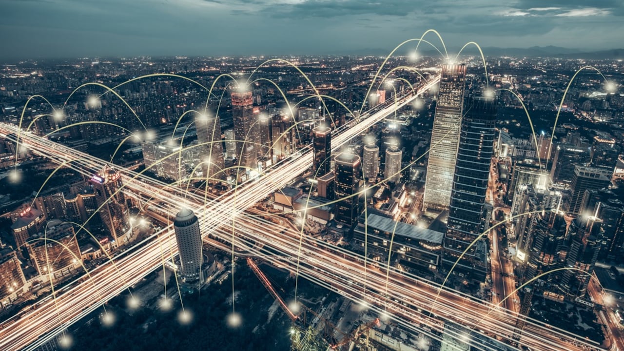 Según ETB, la verdadera transformación digital radica en la construcción de un diálogo eficiente entre dos mundos: el real y el virtual.
