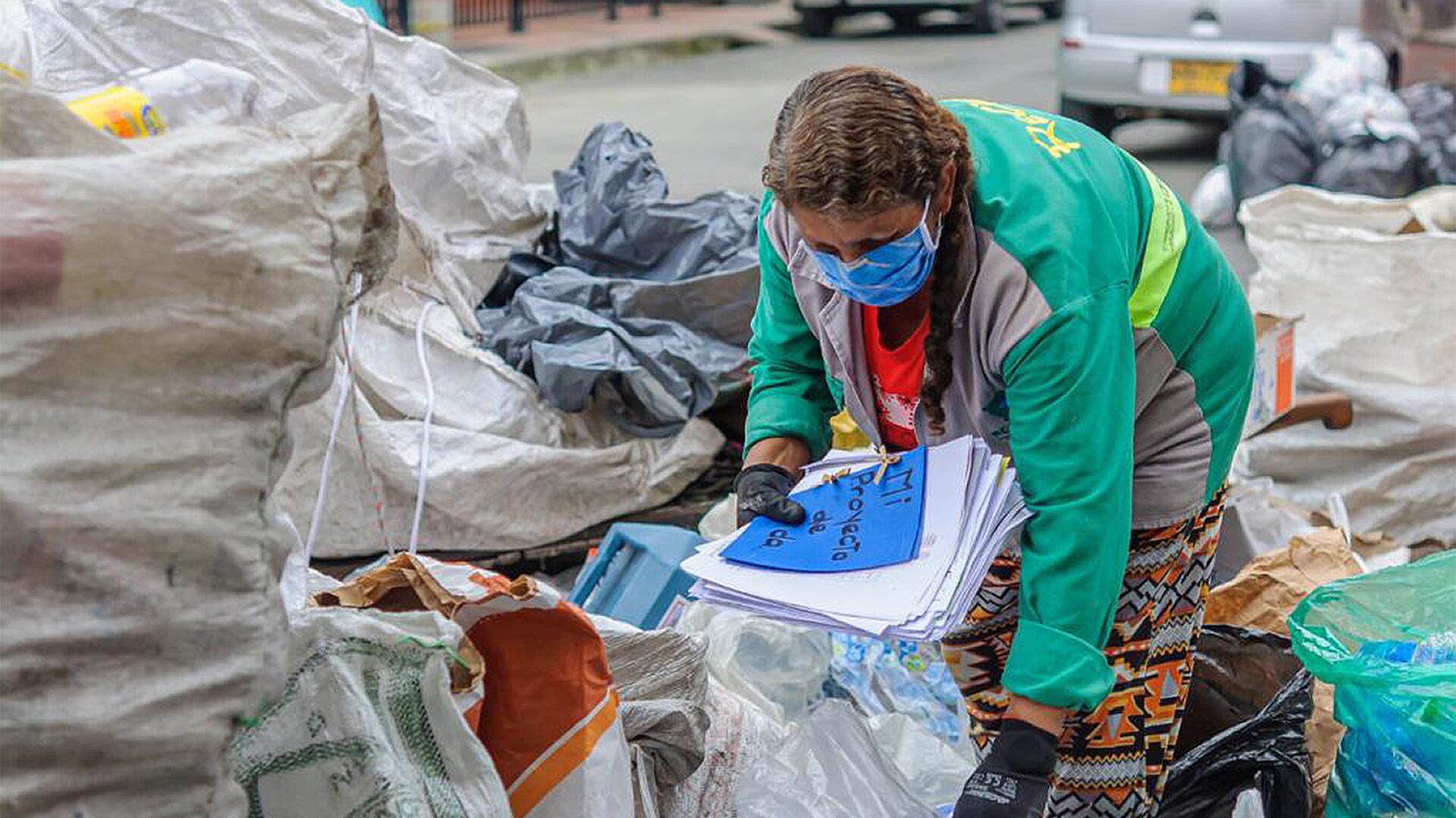 Wom busca crear conciencia ambiental a través del reciclaje de residuos publicitarios
