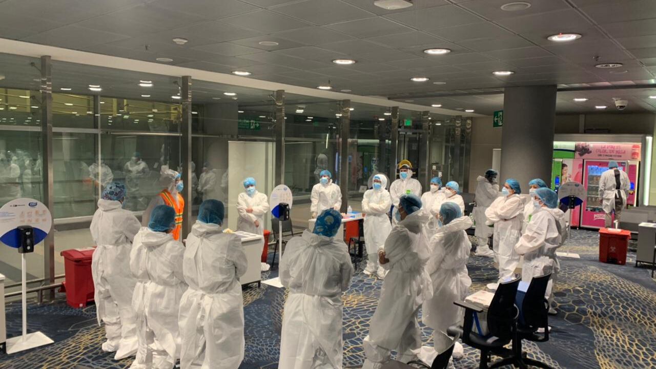 Pasajeros que llegaron en vuelo humanitario de Leticia