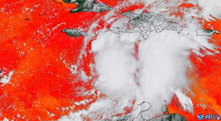 En la captura espacial se observó a Melissa posicionada sobre océano cálido, señal de que su intensificación era inminente.