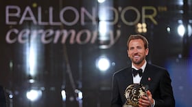 Harry Kane con el Balón de Oro 2026.