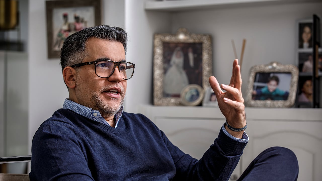 Carlos Calero, presentador colombiano.