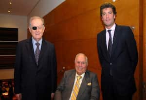 Los hombres más ricos de Colombia suman una fortuna de US$30.600 millones. Sarmiento encabeza la lista de los hombres más acaudalados del país.