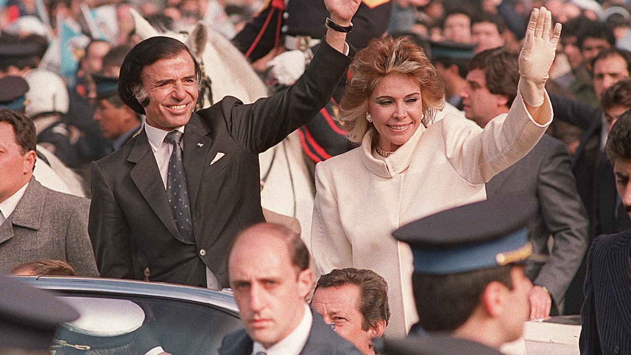 Menem y Zulema Yoma minutos después de la posesión presidencial, el 8 de julio de 1989. Para ese momento ya se habían separado tres veces.