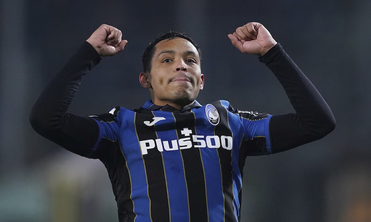 Atalanta's Luis Muriel celebrates scoring during the Europa League soccer match between Atalanta and Bayer Leverkusen in Bergamo, Italy, Thursday March 10, 2022. (AP/Spada/LaPresse)