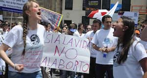 "No sólo nos interesa que nazca el bebé, buscamos un apoyo integral a las madres en el aspecto médico, psicológico, social, laboral, etc", dice José de Jesús Magaña