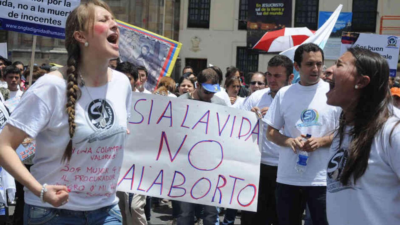 "No sólo nos interesa que nazca el bebé, buscamos un apoyo integral a las madres en el aspecto médico, psicológico, social, laboral, etc", dice José de Jesús Magaña