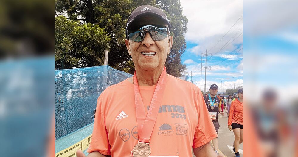 César Augusto es químico de oficio, viudo y tiene dos hijos.