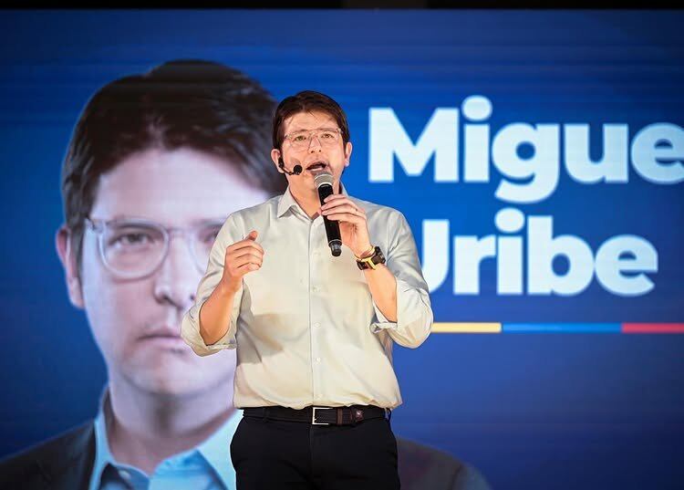 El 20 de octubre de 2024, Miguel Uribe Turbay anunció oficialmente su precandidatura a la Presidencia de Colombia para las elecciones de 2026, por el partido Centro Democrático.