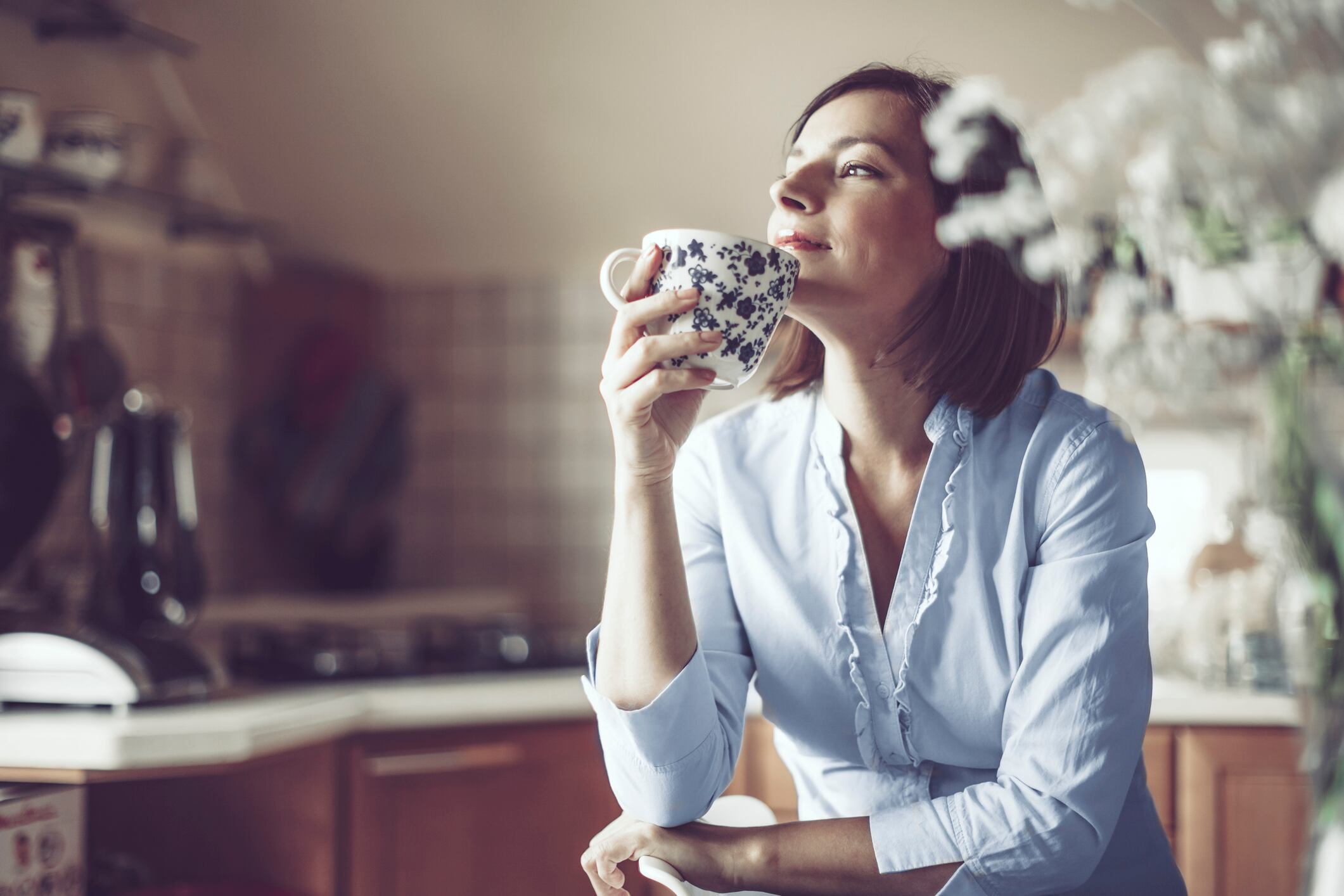 Mujer tomando té