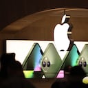 NEW YORK, NEW YORK - APRIL 18: The Apple Store signage is seen at Grand Central Station on April 18, 2022 in New York City. Employees at the Apple Store at the Grand Central Terminal store have begun the process of unionization. The organizers who are calling themselves the "Fruit Stand Workers United" are collecting signatures from workers and are seeking representation by Workers United, an affiliate of the Service Employees International Union, who have overseen successful union efforts at some Starbucks stores in the U.S. (Photo by Michael M. Santiago/Getty Images)