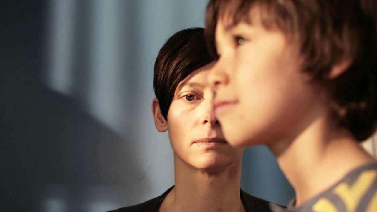 La novela epistolar 'Tenemos que hablar de Kevin' fue llevada a la pantalla grande y estrenada con éxito en el Festival de Cannes en 2011.