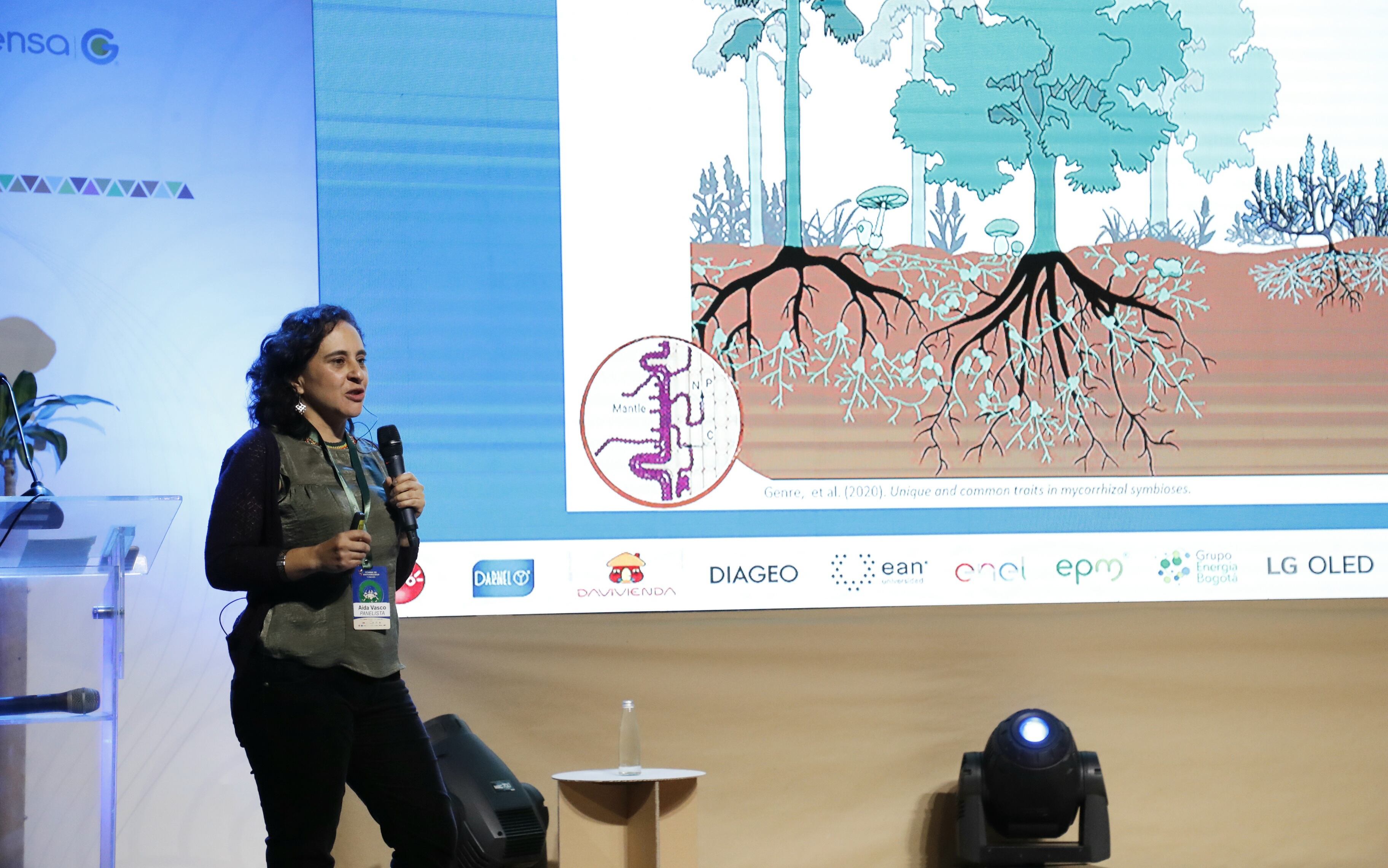 Cumbre de Sostenibilidad Aida Vasco docente de la Escuela de Microbiología de la Universidad de Antioquia