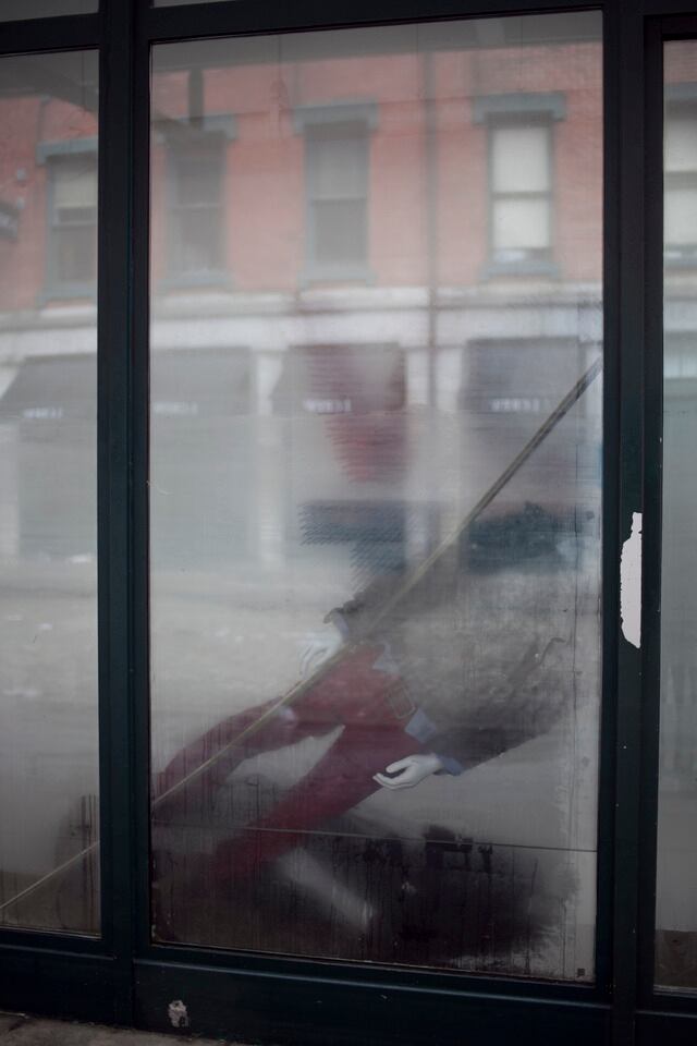 Muchos ciudadanos optaron por el automóvil y se produjeron enormes embotellamientos en las avenidas y puentes de la ciudad.