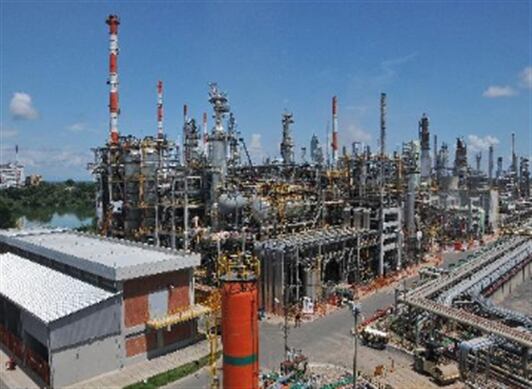 El diésel que se consume en el país se produce en las refinerías.