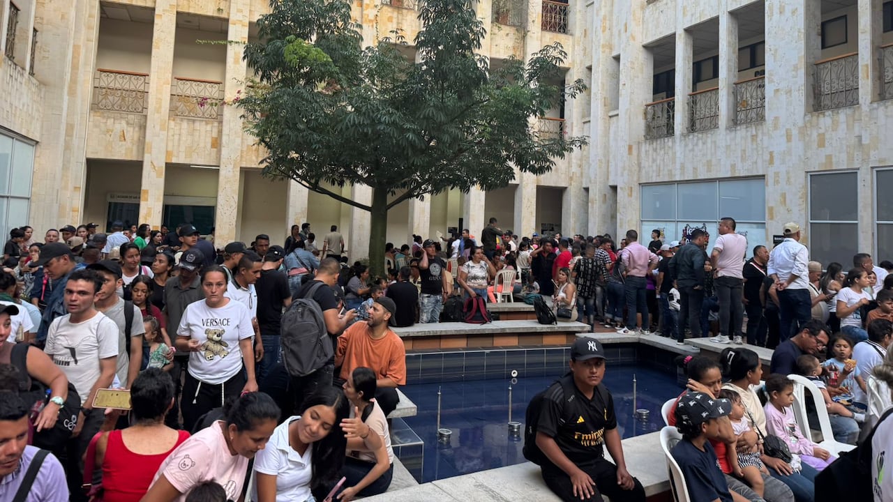 Mil familias desplazadas del Catatumbo están en la Alcaldía de Cúcuta, pero los funcionarios advierten no tener más capacidad de atención.