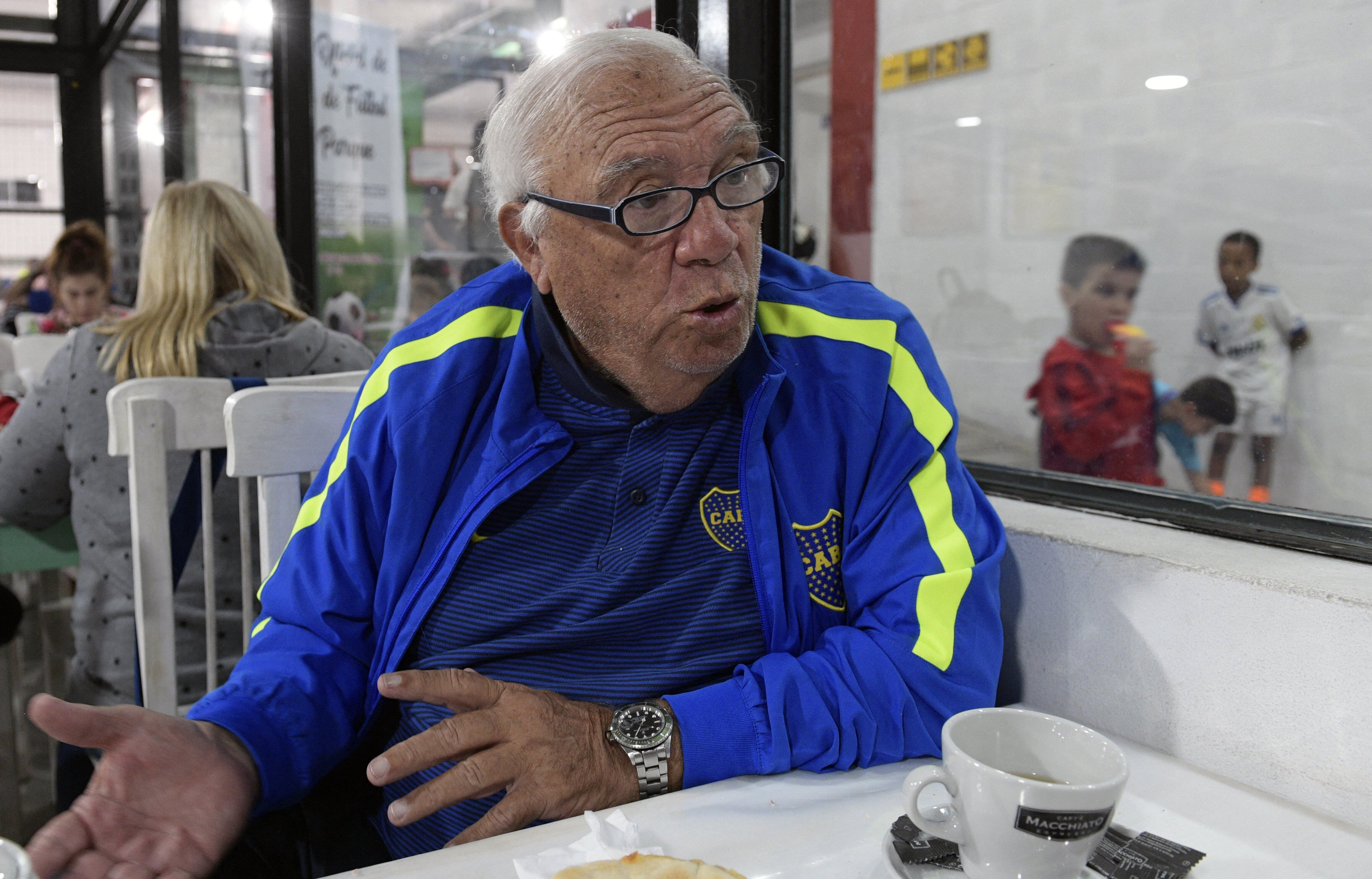 Argentinian football talent scout Ramon Maddoni speaks with AFP during an interview at Club Parque in Buenos Aires on March 22, 2018. Maddoni is a legend among football talent scouts. Over 100 players were scouted by him, including Carlos Tevez -who played in Argentinian Boca Juniors, Manchester United, Manchester City and Italian Juventus-, Fernando Redondo -who played in Spanish Real Madrid and Italian Milan- and Esteban Cambiasso -who played in Spanish Real Madrid and Italian Inter. (Photo by JUAN MABROMATA / AFP) / TO GO WITH AFP STORY BY DANIEL MEROLLA