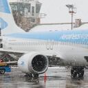 Avión de Aerolíneas Argentinas tuvo que aterrizar de emergencia por aviso de bomba