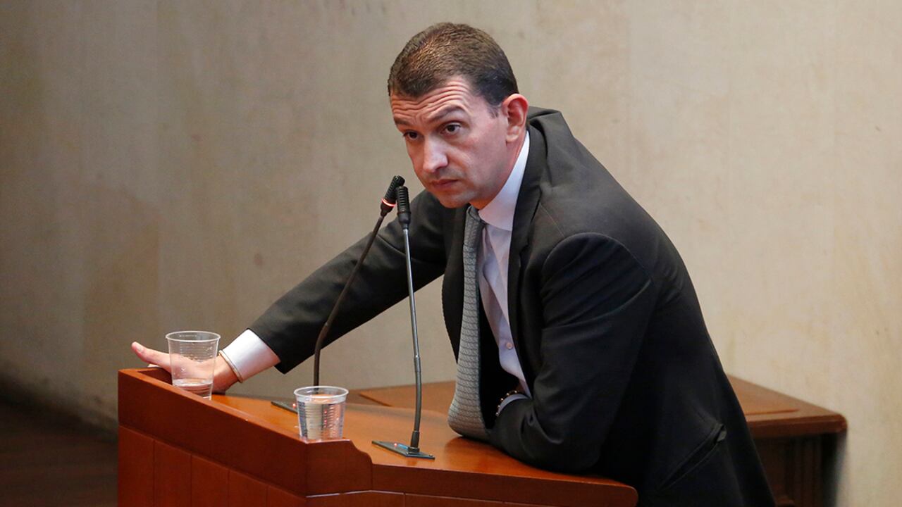 El empresario Emilio Tapia Aldana enfrentará un juicio por falsificar las pólizas para recibir billonario contrato del Ministerio de las TIC.