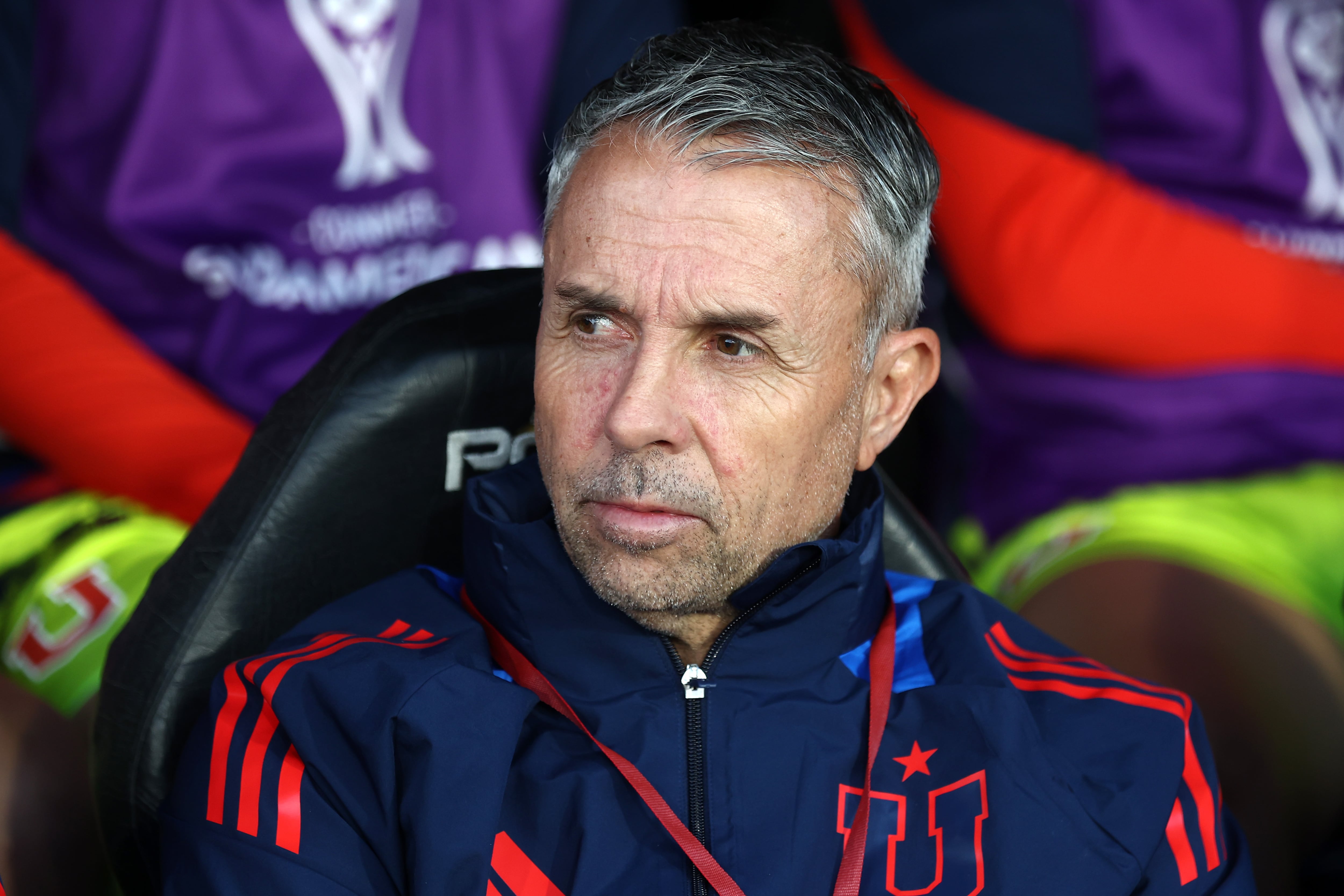 BUENOS AIRES, ARGENTINA - OCTOBER 30: Gustavo Álvarez, Head Coach of Universidad de Chile looks on prior to the Copa CONMEBOL Sudamericana 2025 semi-final second leg match between Lanus and Universidad de Chile at Estadio Ciudad de Lanús Néstor Díaz Pérez on October 30, 2025 in Buenos Aires, Argentina. (Photo by Alejandro Pagni/Getty Images)
